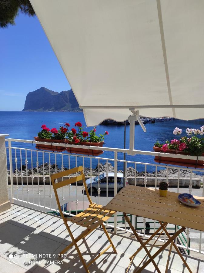 La Casa Di Giulio - Holiday Home Изола-делле-Феммине Экстерьер фото