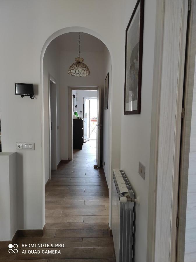 La Casa Di Giulio - Holiday Home Изола-делле-Феммине Экстерьер фото